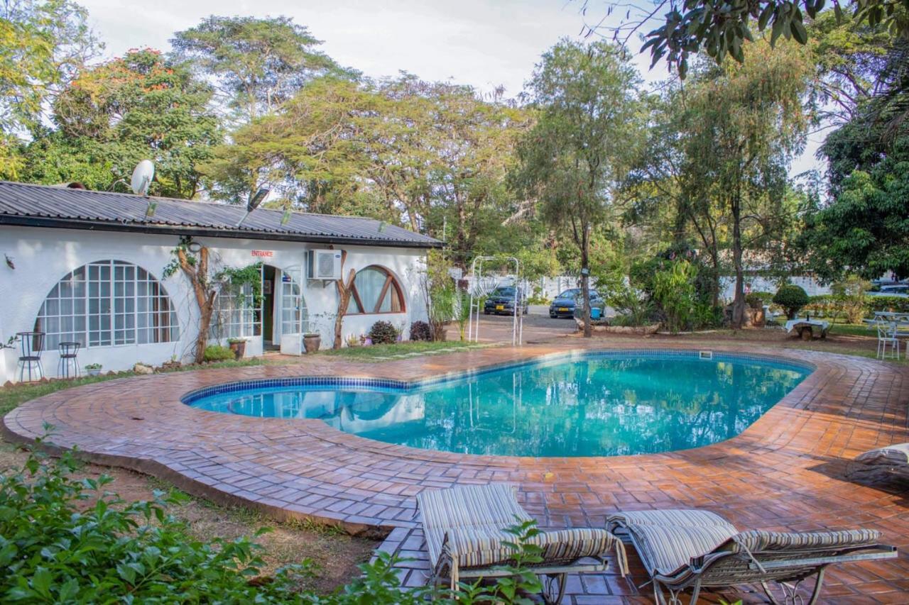 The Ad Lib Executive Lodge Lilongwe Extérieur photo